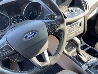 2017 Ford Escape Titanium - Interior Steering Wheel With Keys Image